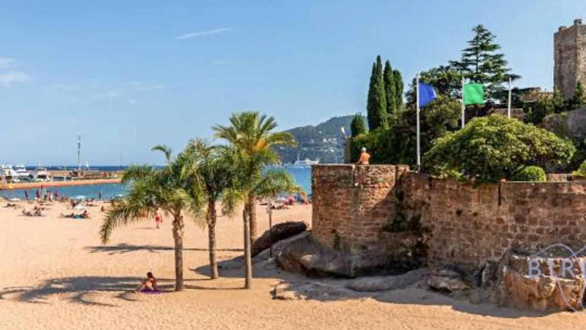 Charming Apartment Ideally Located In Mandelieu Γαλλία