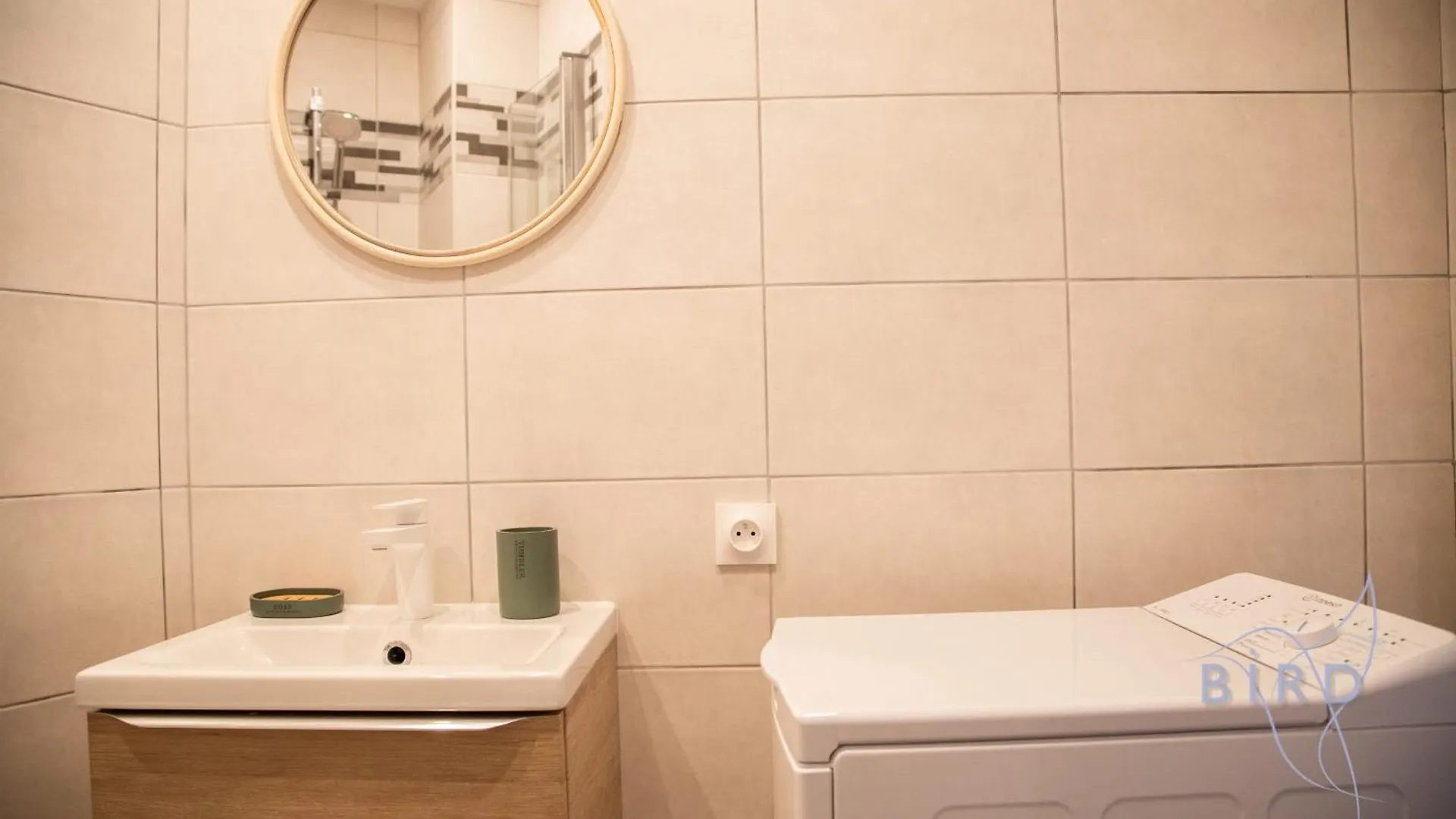 Charming Apartment Ideally Located In Mandelieu-La-Napoule