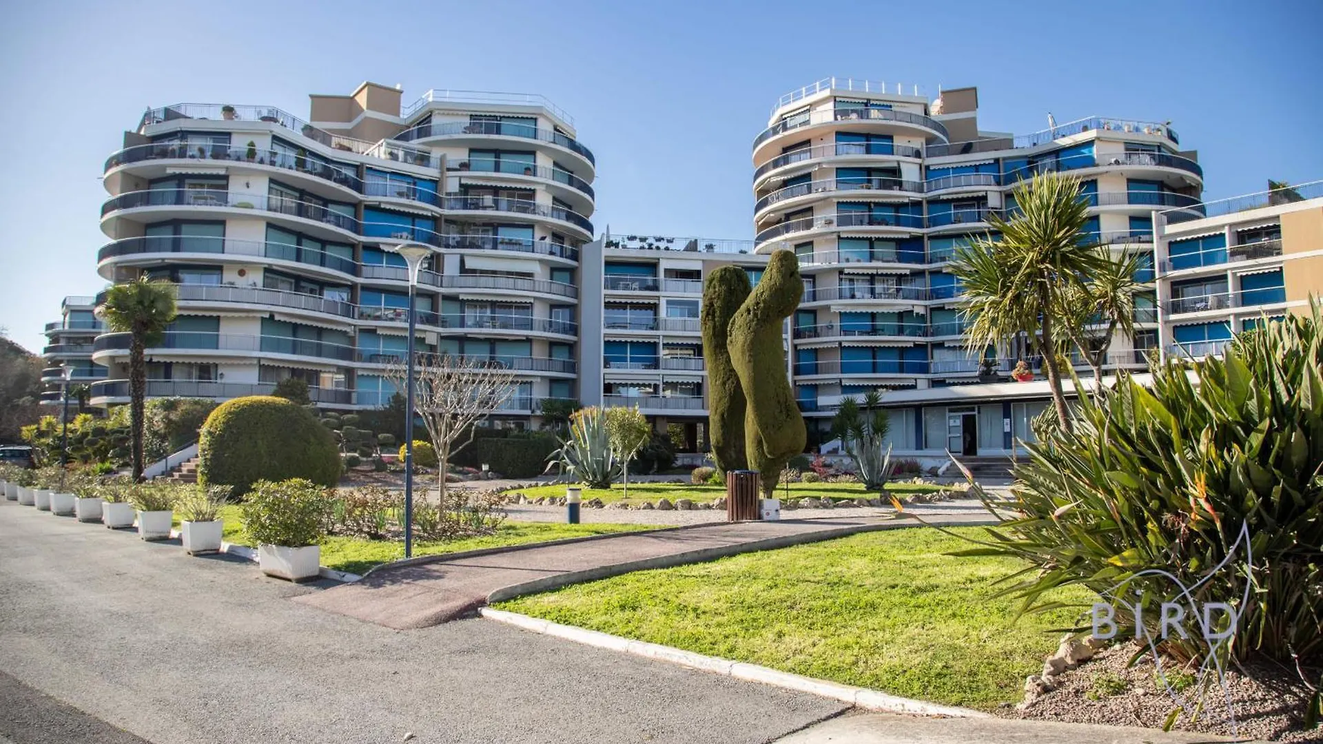 Charming Apartment Ideally Located In Mandelieu-La-Napoule