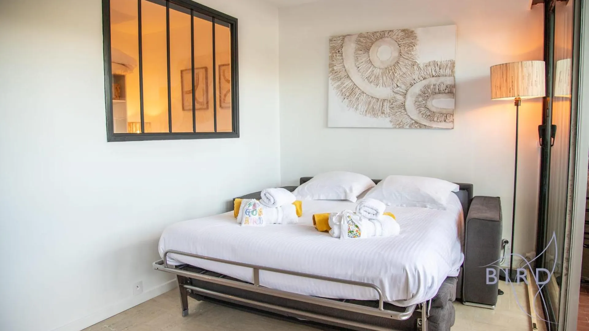 Charming Apartment Ideally Located In Mandelieu-La-Napoule