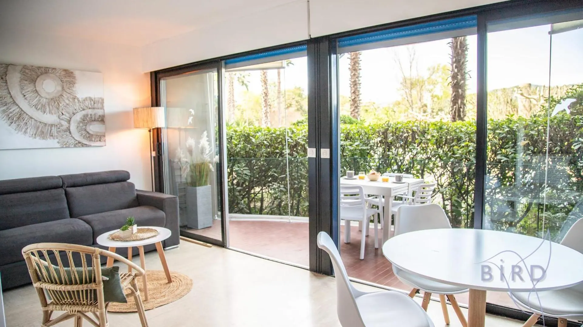 Charming Apartment Ideally Located In Mandelieu-La-Napoule